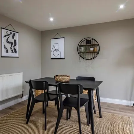 Cosy Home With Snug And Three Bedrooms Message Us For Long Stay Prices Nottingham Exterior photo