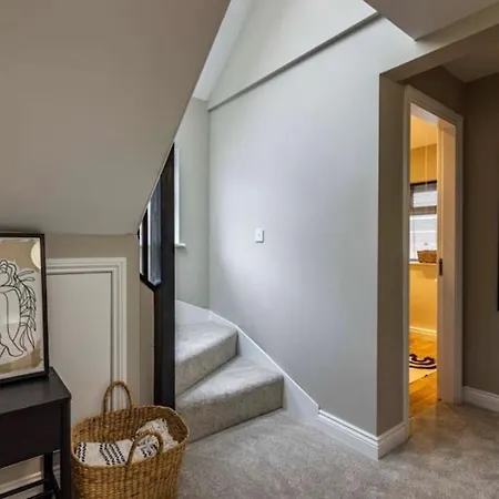 Cosy Home With Snug And Three Bedrooms Message Us For Long Stay Prices Nottingham Exterior photo