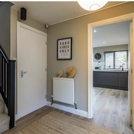 Cosy Home With Snug And Three Bedrooms Message Us For Long Stay Prices Nottingham Exterior photo